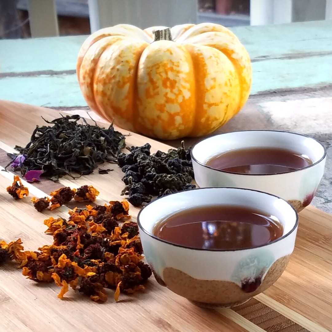 Pumpkin Spice Drinks (hot & cold)