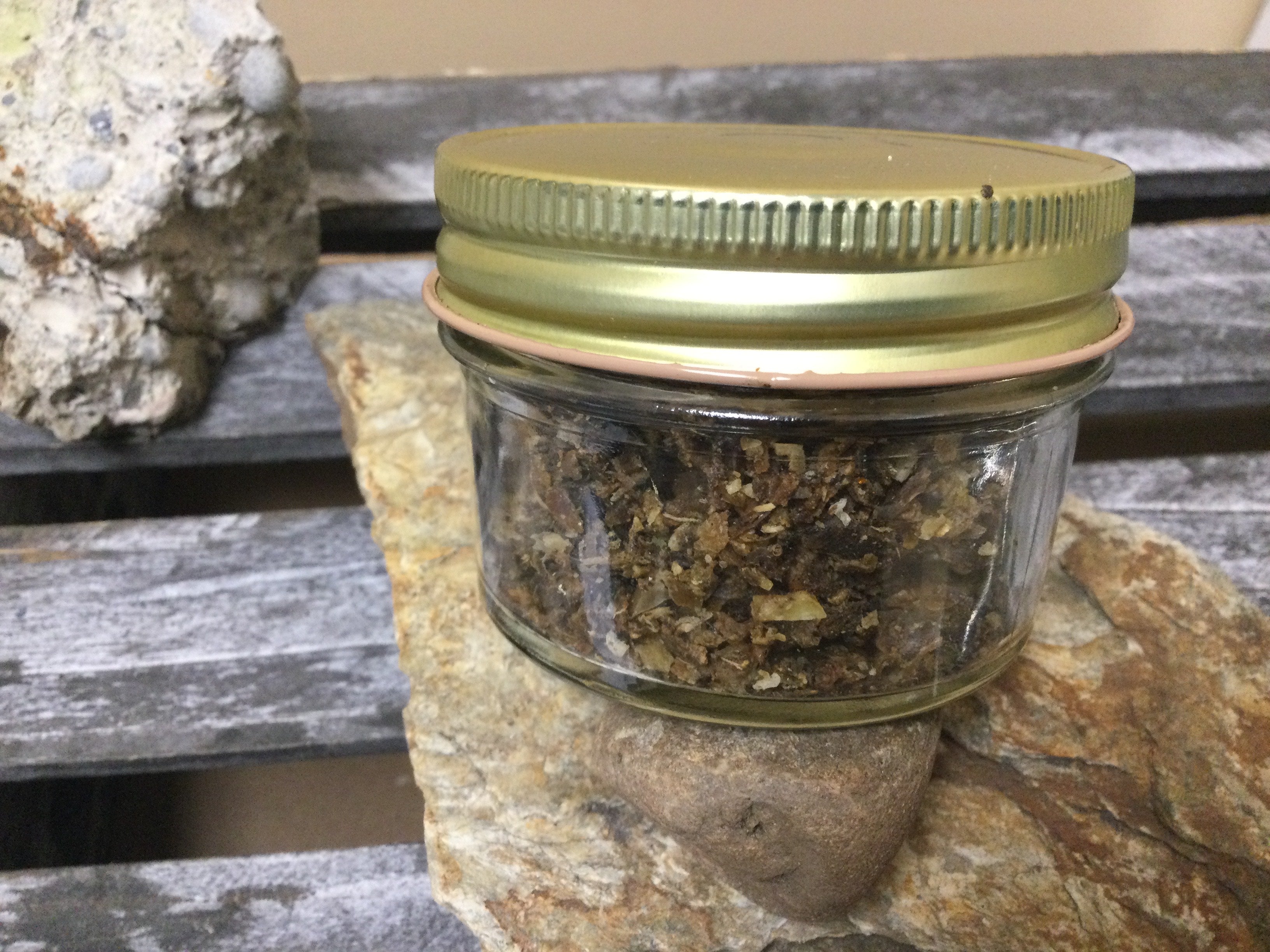 Rustic & Raw Propolis – 1 oz Glass