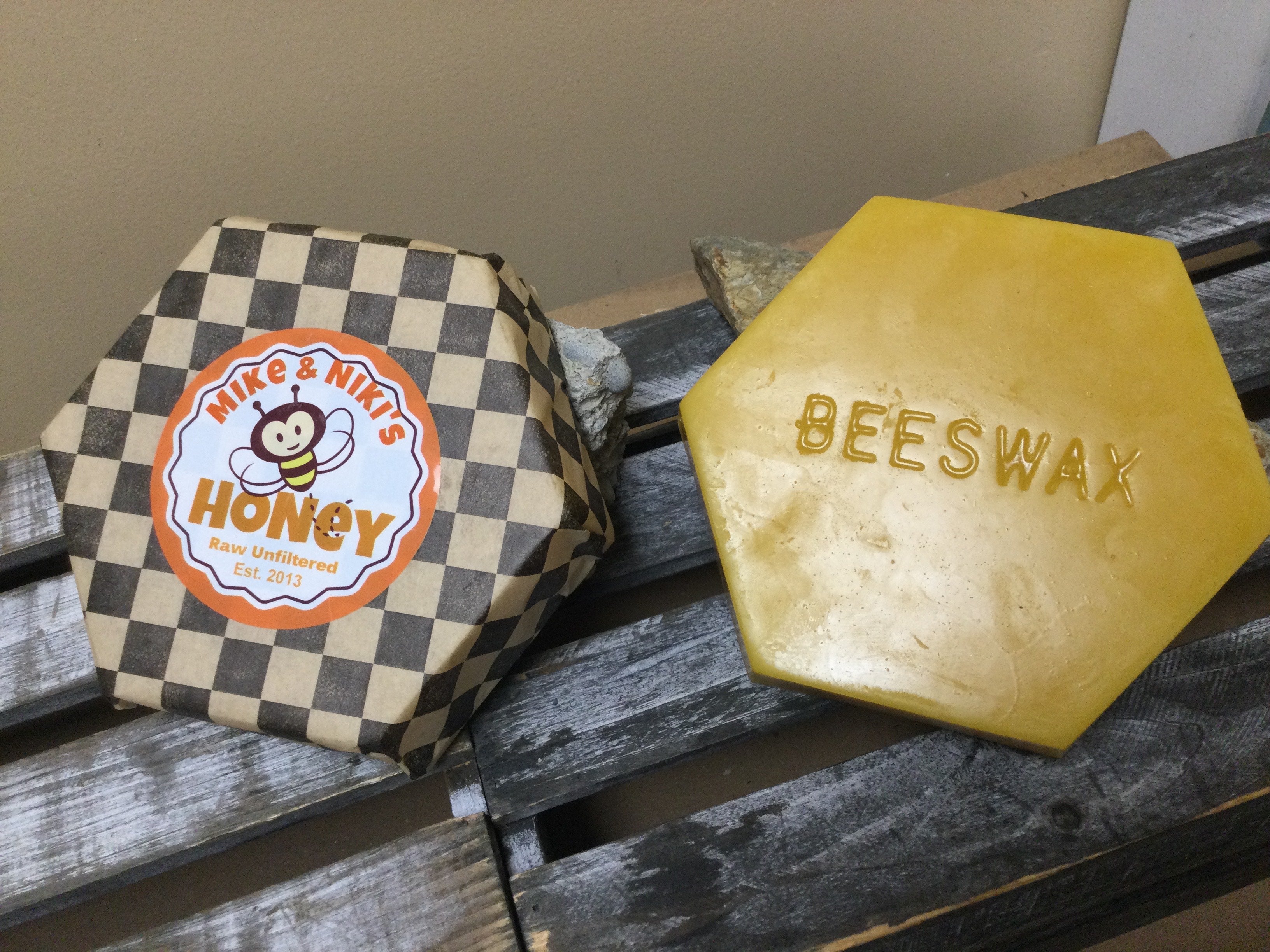 Bees Wax1pound hex