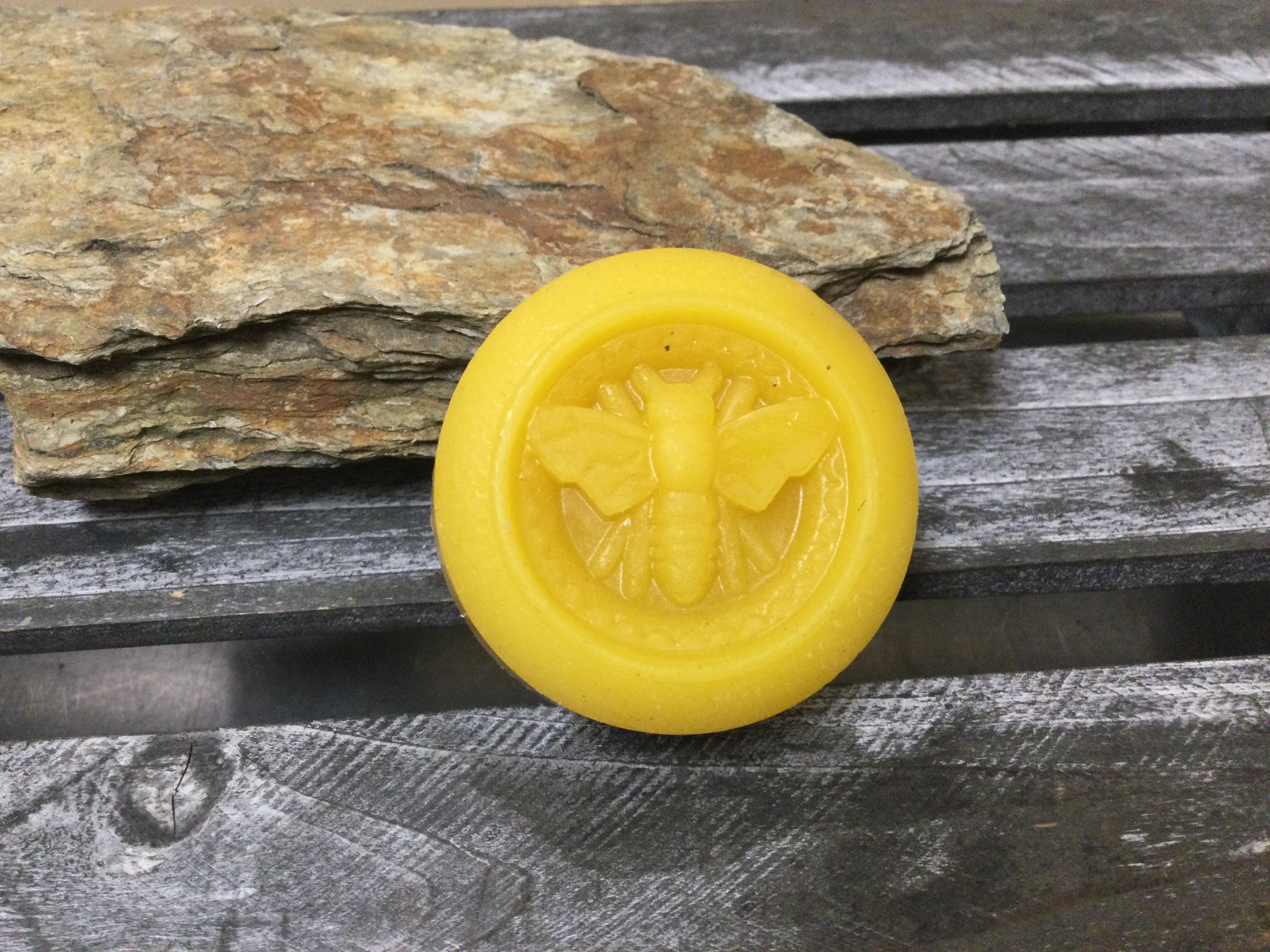 Bees Wax, California Gold 1 1/4 oz round